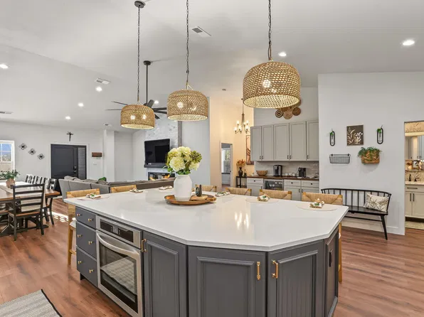 21 Pine Haven Rd, Tijeras, NM 87059
