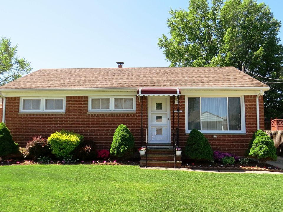 1st image of 31702 Royalview Dr