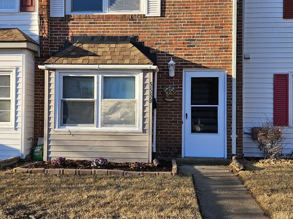 5558 New Colony Dr, Virginia Beach, VA 23464