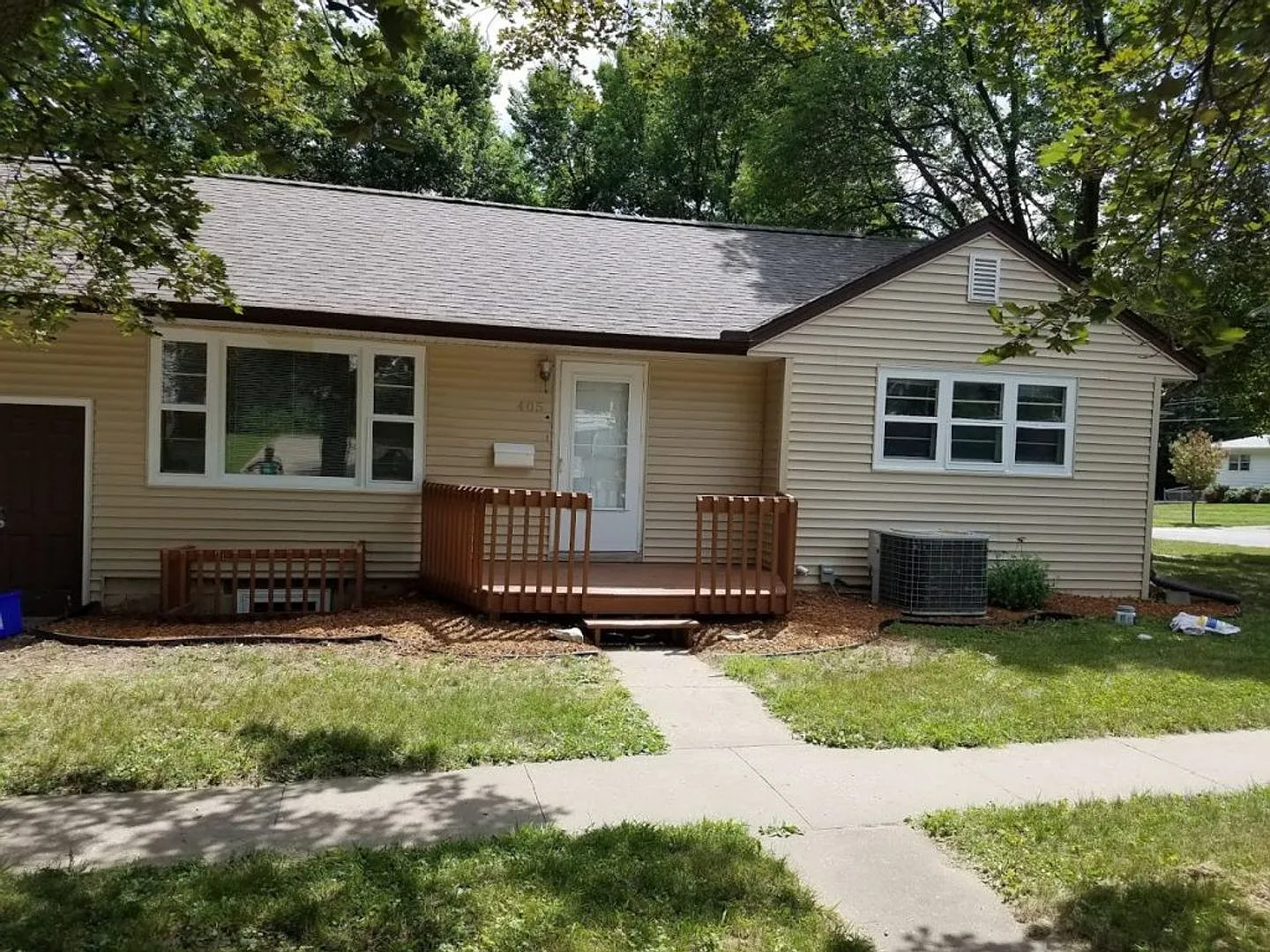 4-Bedroom Home with Finished Basement, Built-In Bar & Large Deck — Photo 2