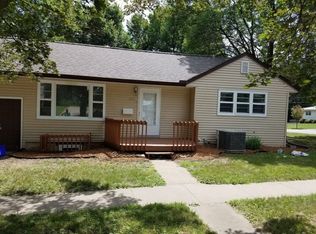 405 Ronalds St, Iowa City, IA 52245