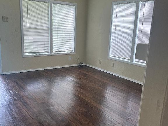 4th image of 2426 29th Ave N