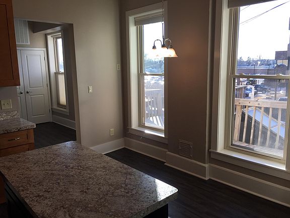 Kitchen Dining Area