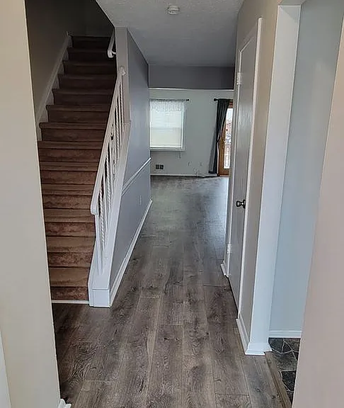 423 N Mount Vernon Cir — Photo 16