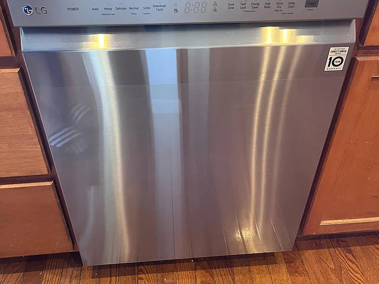 610 Garden View Sq — Photo 6