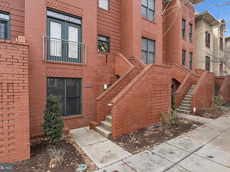 257 14th St SE #B — Photo 23