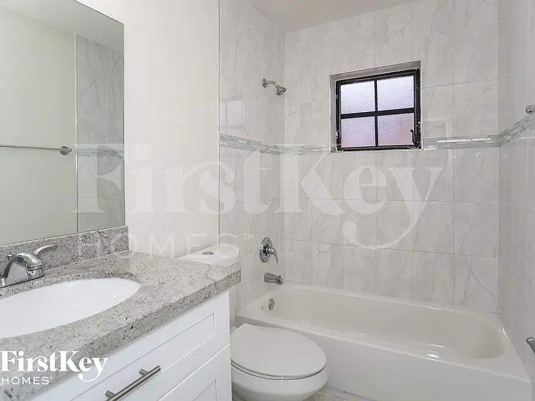 2664 W 70th Pl — Photo 14