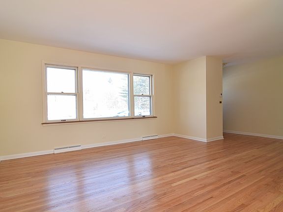2nd image of 719 E Morris Dr