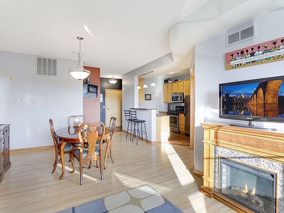 4th image of 2565 Franklin Ave APT 406