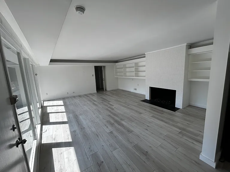 939 Hilgard Ave — Photo 6