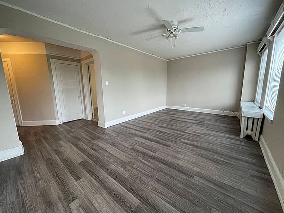 3rd image of 3953 N Maryland Ave APT 47