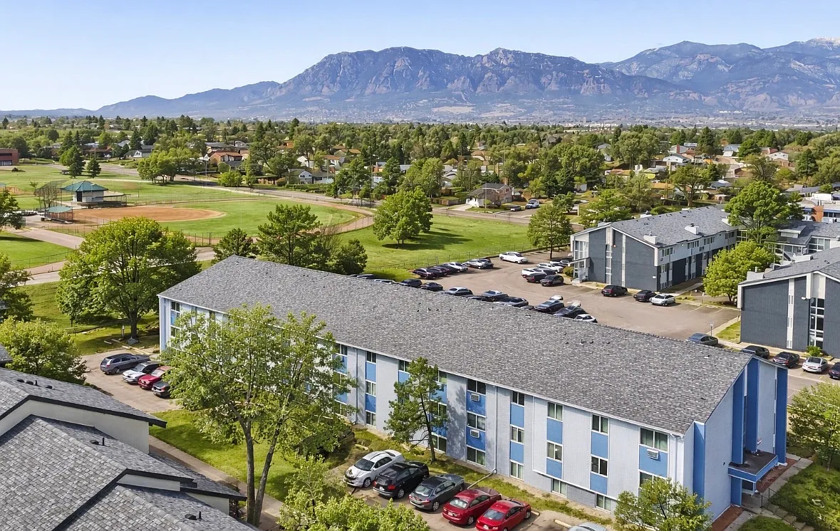 The Vista Heights Apartments — Photo 1