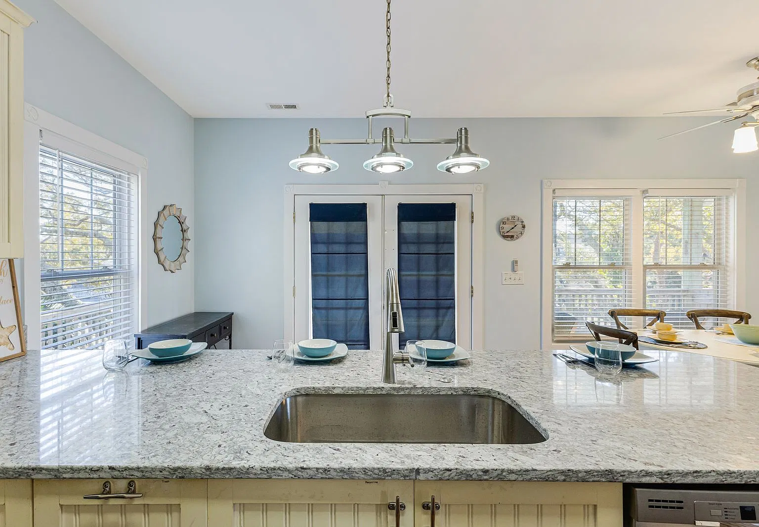 4 bed, 3.5 bath, 2240 sqft, $2,183 — Photo 3