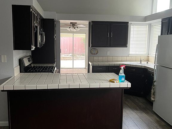 3rd image of 1476 Washington Ave