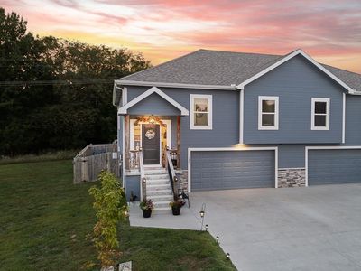 122 S McGee St, Tonganoxie, KS, 66086