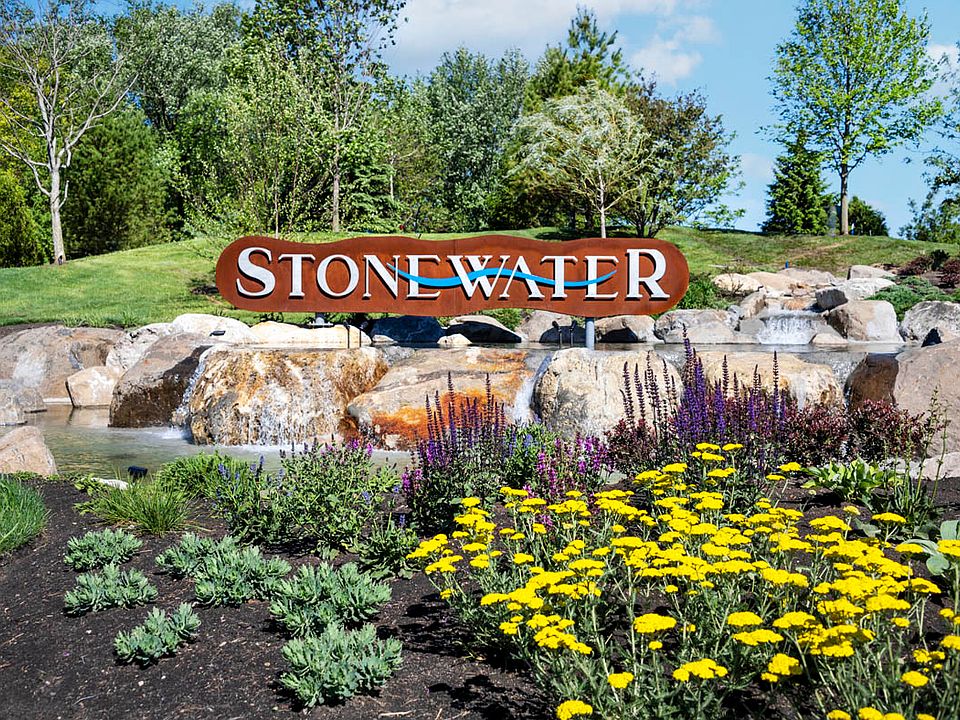 Stonewater Traditional Single Family by D.R. Horton Chicago in Wonder