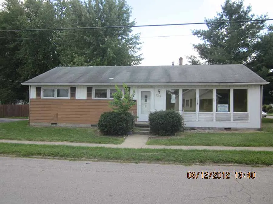 733 Summit St photo 1