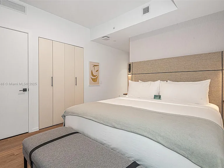 398 NE 5th St #4008 — Photo 18