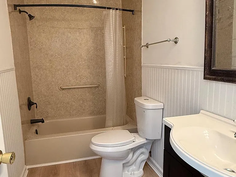 148 W Edinburgh Dr — Photo 4