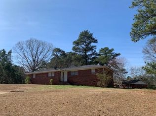 15 Crestview Dr, Douglasville, GA 30135