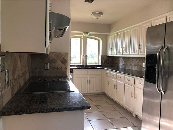 3rd image of 2104 Florence Dr