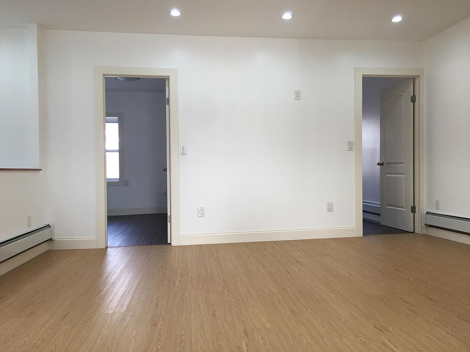 1st image of 37 Bay 13 St
