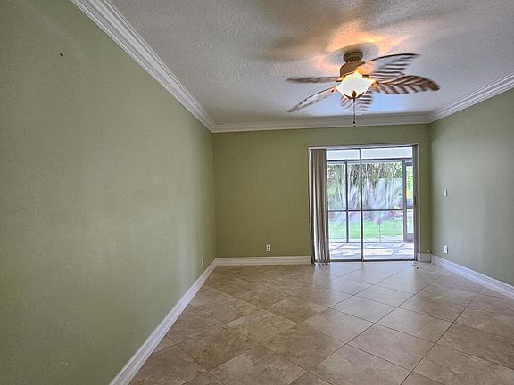 5th image of 7526 Pinewalk Dr S #174