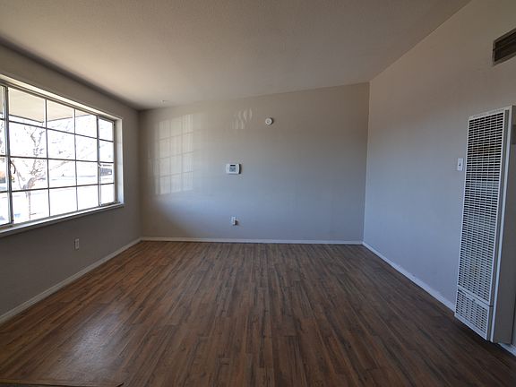 4th image of 1006 Bellamah Dr