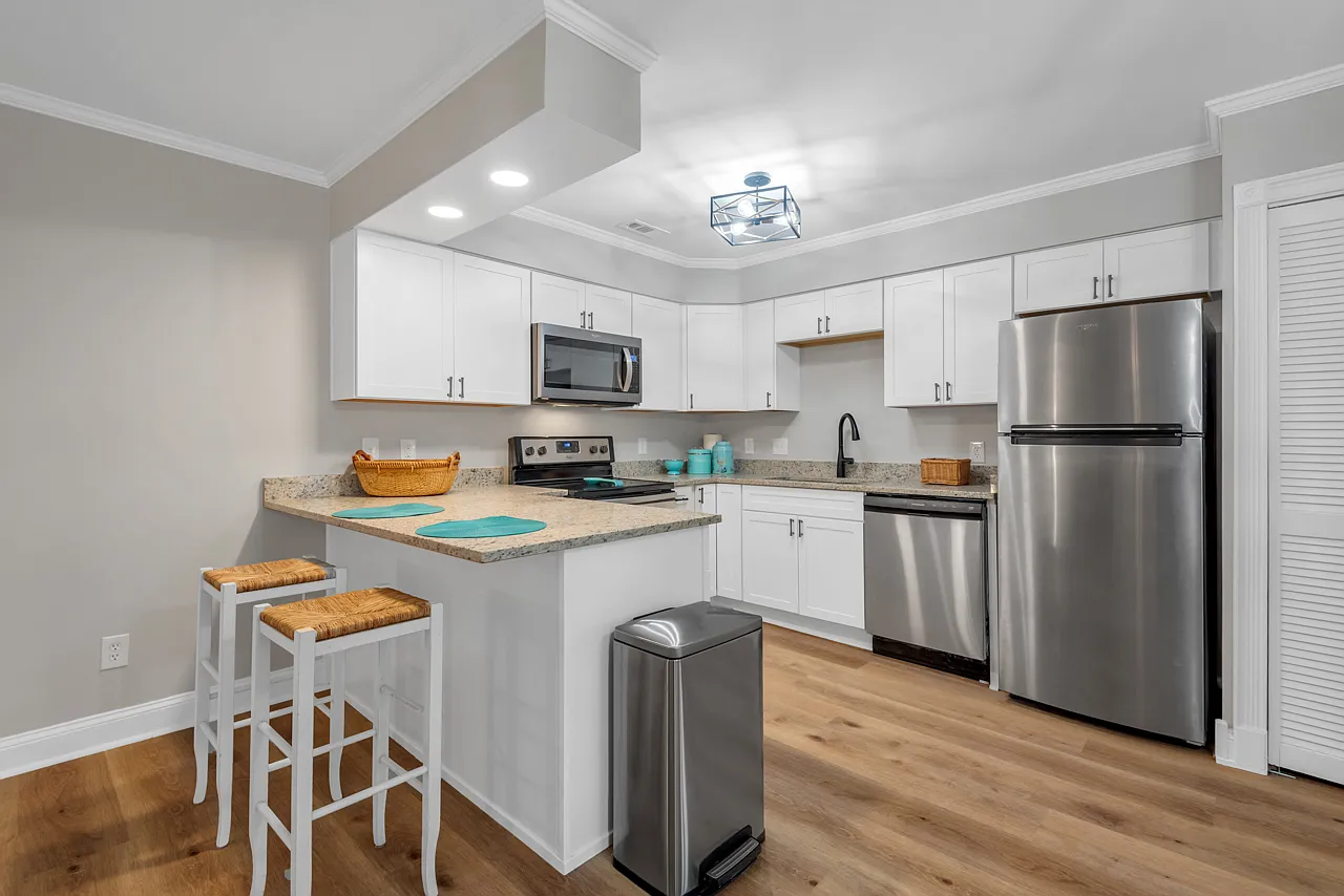 2 bed, 1000 sqft, $1,500 — Photo 3