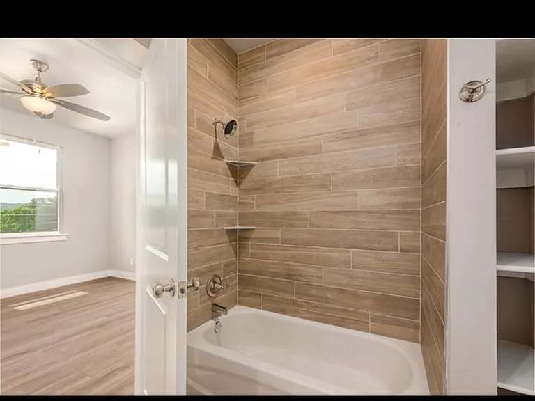 1575 S Brooks Ave — Photo 5
