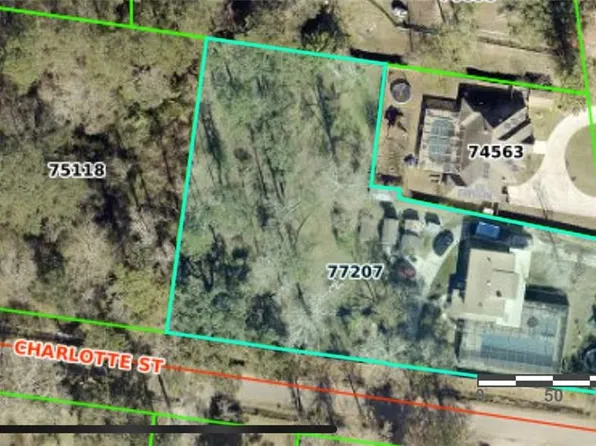 Charlotte St, Lacombe, LA 70445