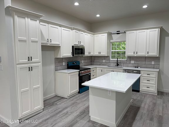 3rd image of 1046 Integrity Rd