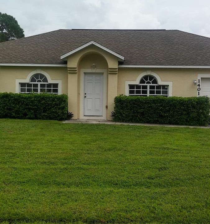 1st image of 1401 SE Proctor Ln