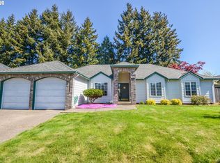 12411 Cominger Dr, Oregon City, OR 97045