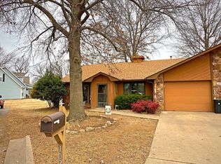 1021 Hillcrest Dr, Grove, OK 74344