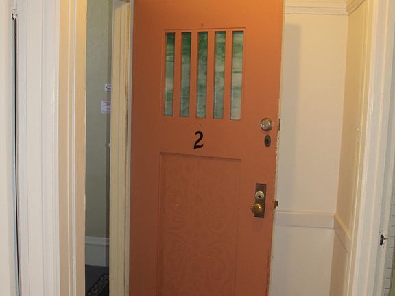 2nd image of 358 Frederick St #2