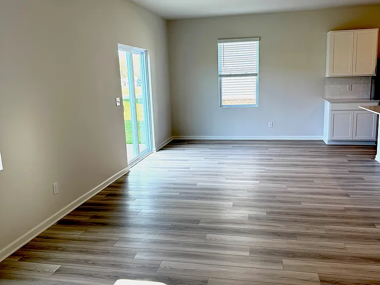 889 Moray Ln — Photo 8