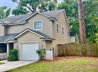 86069 Pineview Dr, Yulee, FL 32097