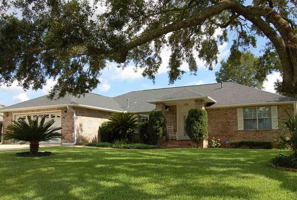 1st image of 2325 Amelia Ln