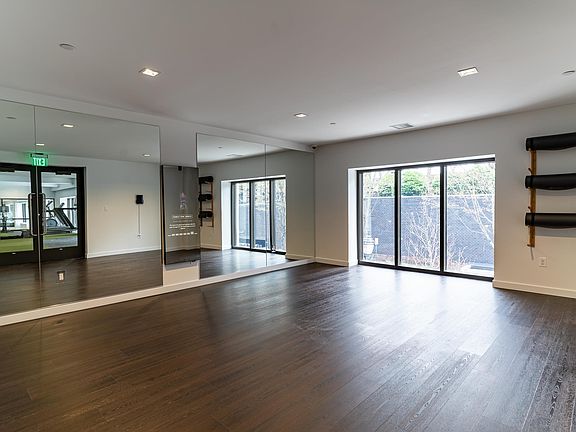 5th image of 303-22 Sussex St #303