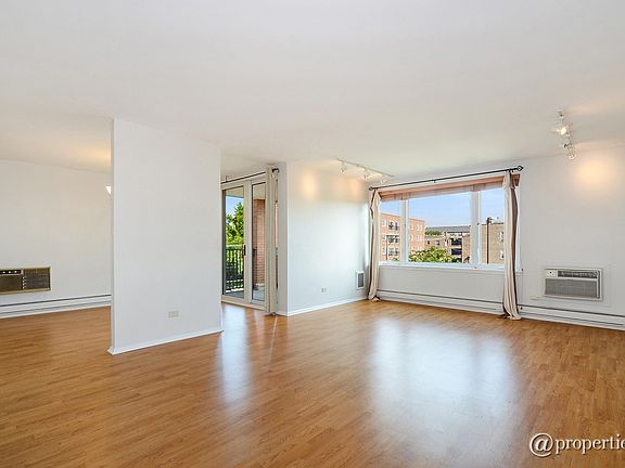 Living Room / Dining Room