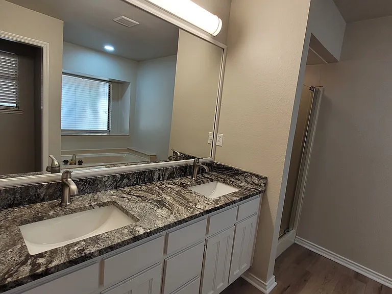 776 Santa Fe Trl — Photo 15