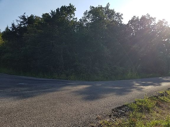 3rd image of 140 Blue Bonnet Ln
