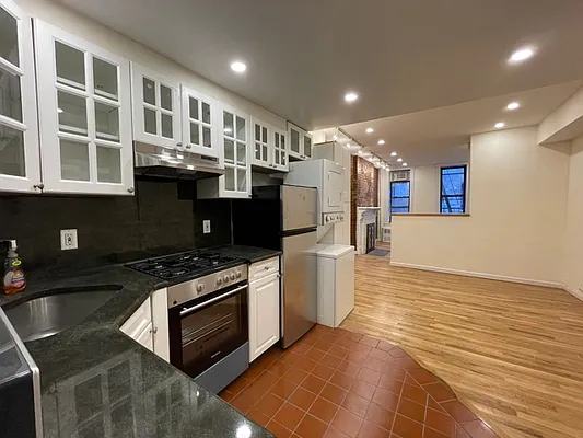 Rented by Oxford Property Group | media 17