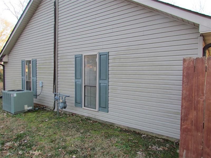 2nd image of 30 Woodscreek Dr