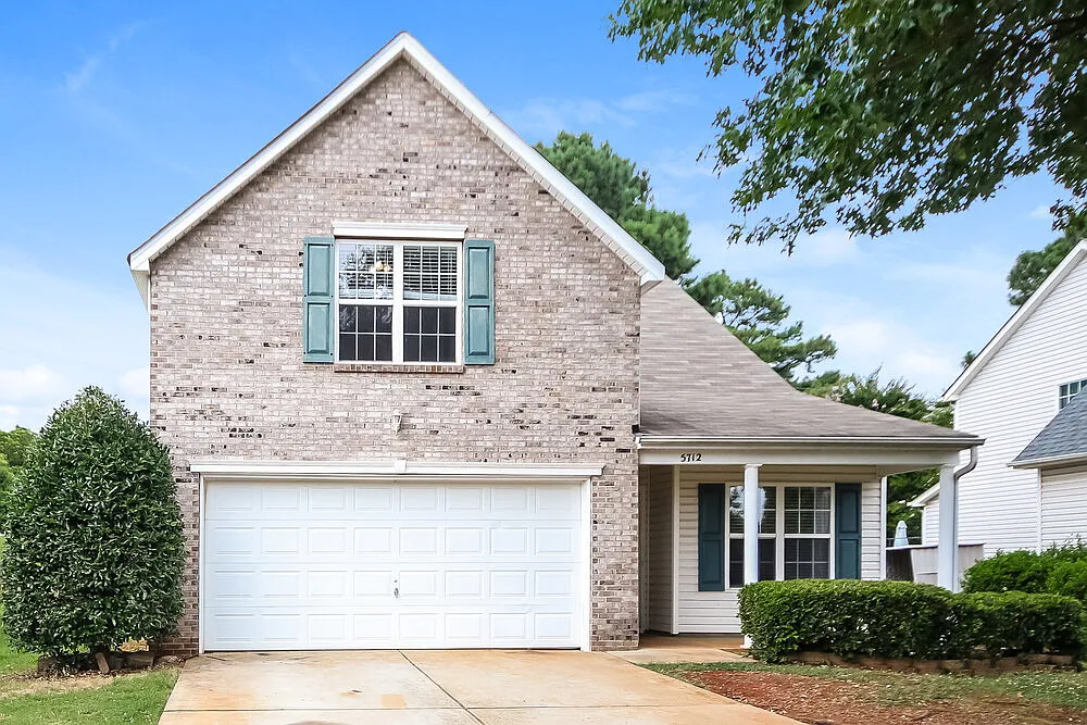 4 bed, 3.0 bath, 2376 sqft, $2,320 — Photo 1