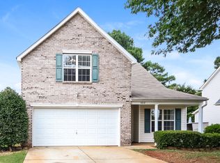 5712 Falls Ridge Ln, Charlotte, NC 28269