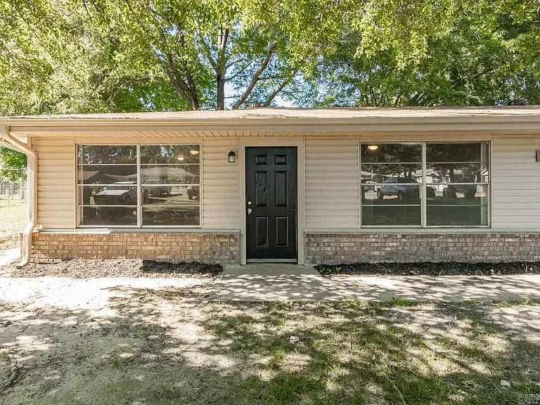 1401 Plummer Dr #A — Photo 1