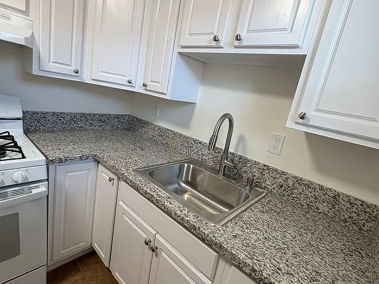 Greenranch Apartments — Photo 18