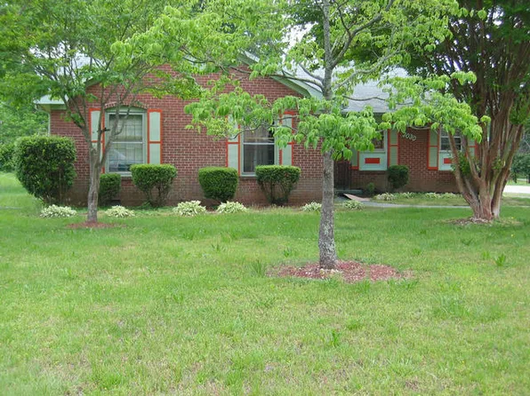 3030 Bainbridge Dr, Winston Salem, NC 27105